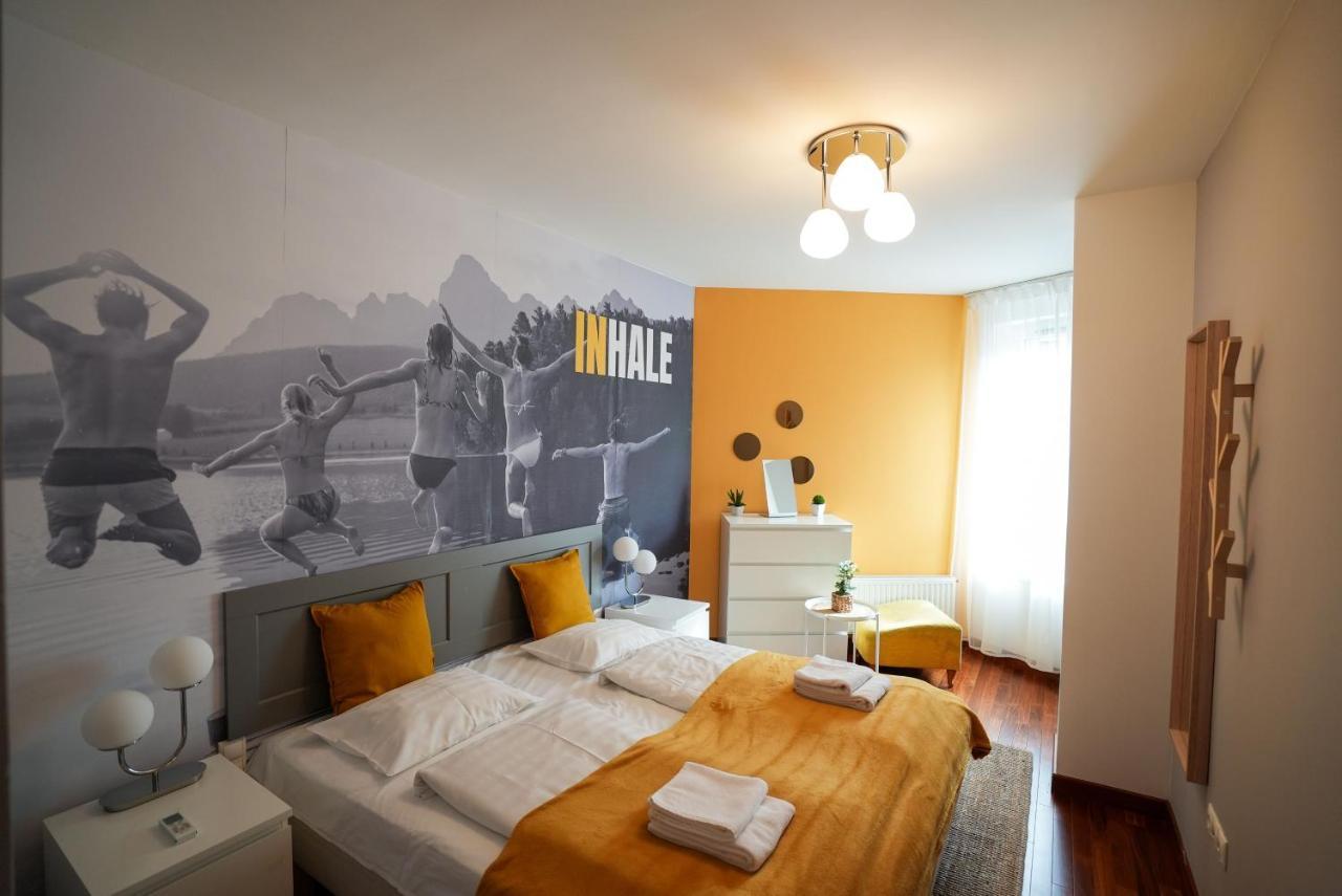 Hollo 12 Budapeste